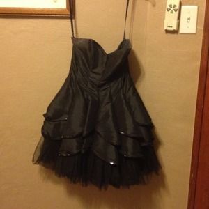 Black cocktail / prom dress