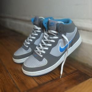 Nike "INDEE High" hi-tops in purple/black