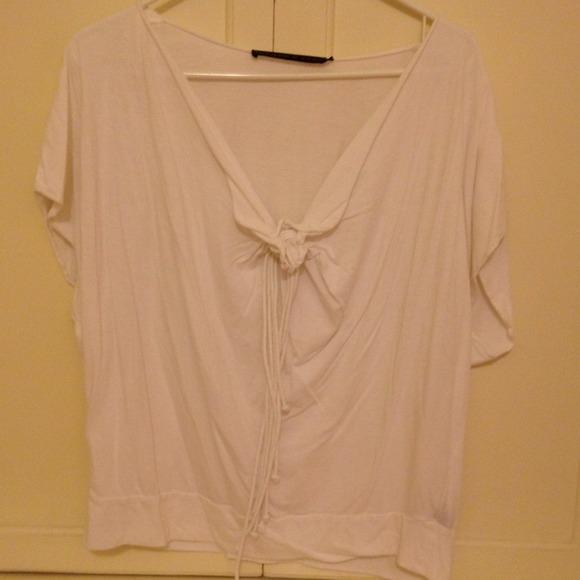 🌺SOLD🌺Development by Erica Davies knotted tee