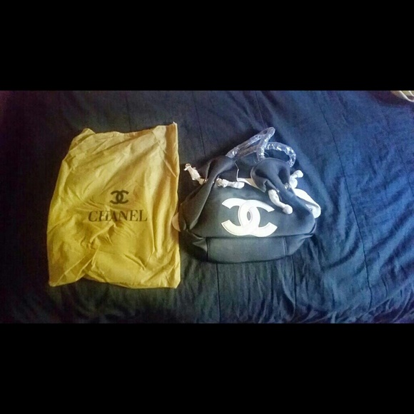 CHANEL purse with dust bag