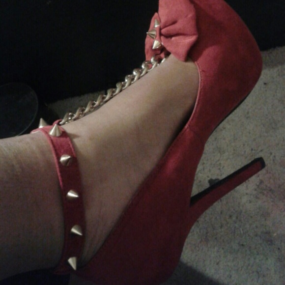 Shoes - Picture 2 of 2