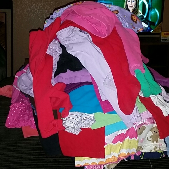 Girls clothes( used clothes, make me an offer)