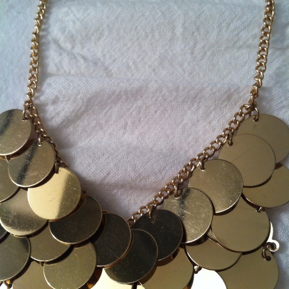 🚫DONATED🚫🌻SPRING CLEANING!🌻Gold necklace - Picture 2 of 2