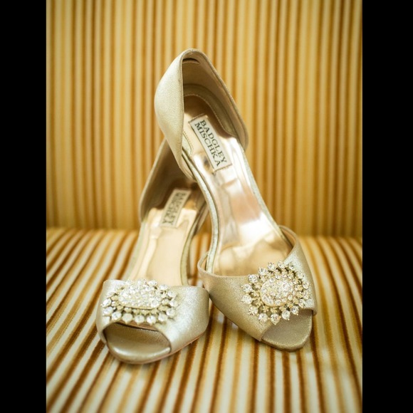 Badgley Mischka "Lacie" D'Orsay Pump in Gold Sz7.5