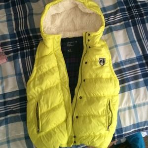 American Eagle puffer vest