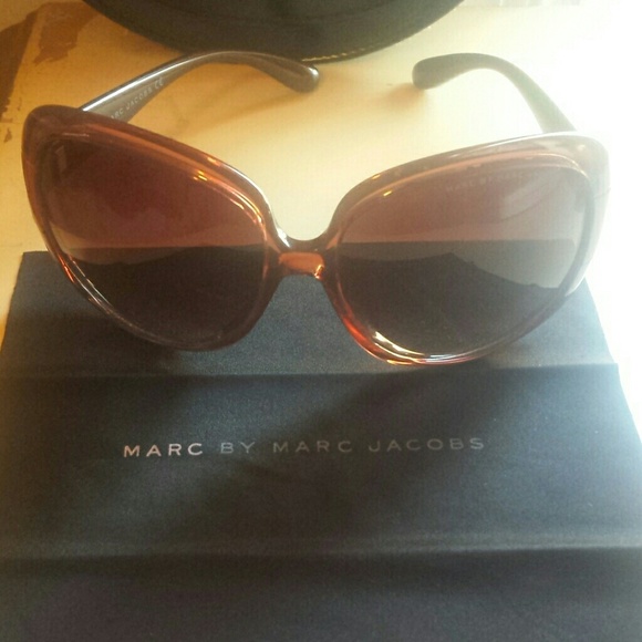 Marc Jacobs sunglasses authentic main image 4