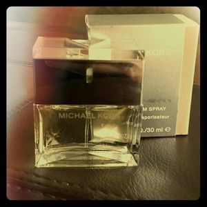 Michael Kors Signature Fragrance