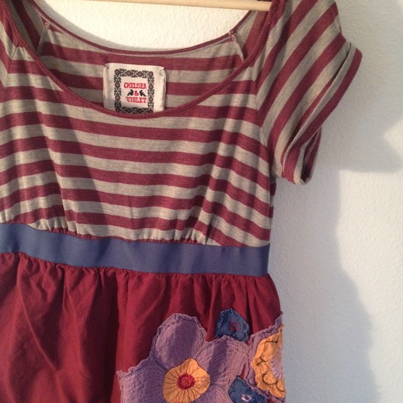 Chelsea & Violet Dresses & Skirts - Fall Floral Dress