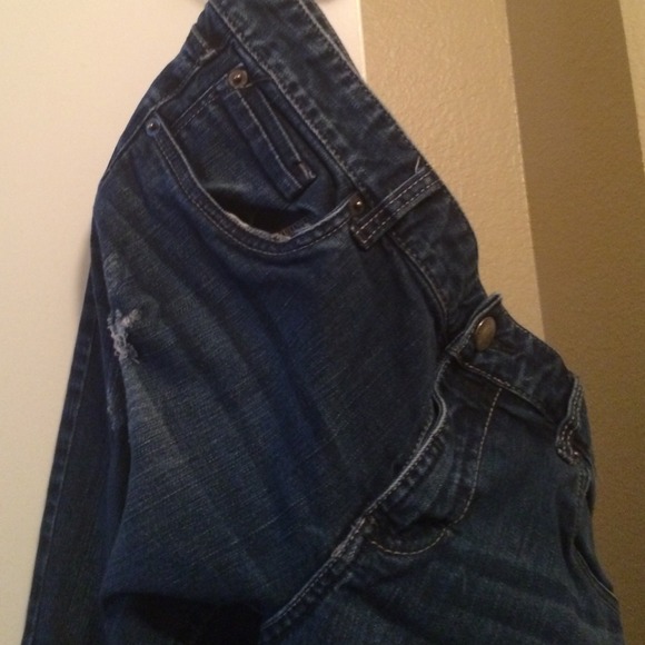 Jeans w/rips-tears
