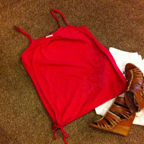 Cute berry tank top