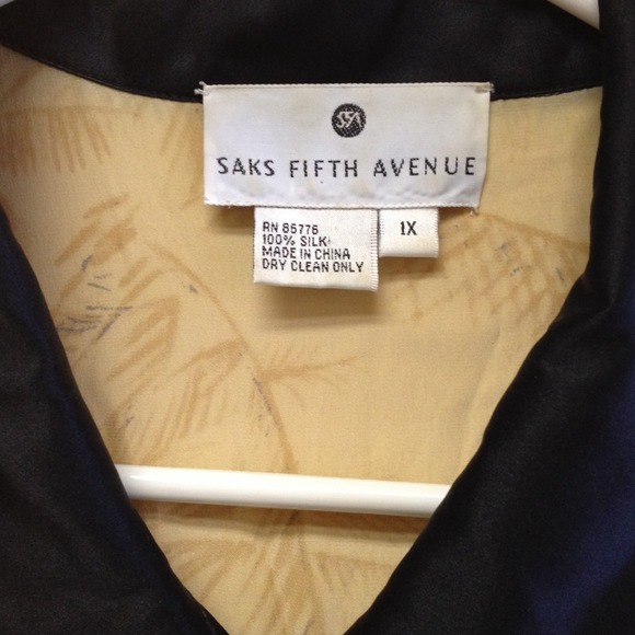 HP 🎏Vintage Saks Hawaiian Kimono 100% Silk Shirt - Picture 3 of 3