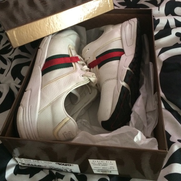 100% authentic Gucci shoes"Cleaning out my closet