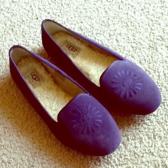 UGG Shoes - ****RARE FIND "UGG FLATS"******