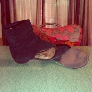 Steve Madden suede black sandals