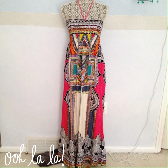Dresses & Skirts - Gorgeous printed maxi