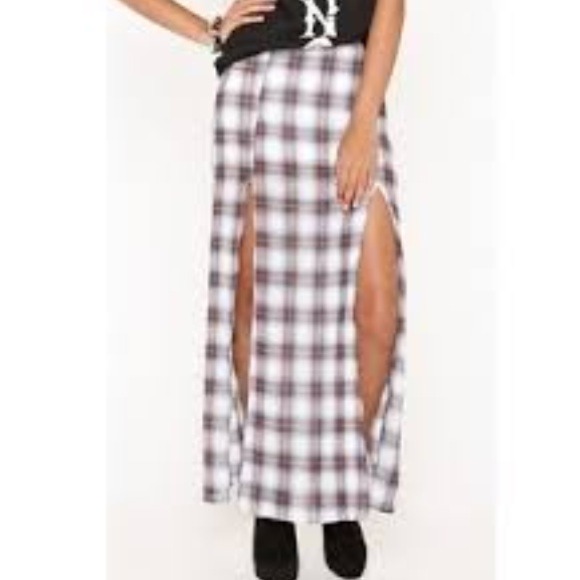 Double slit plaid maxi skirt. Grunge-y chic.