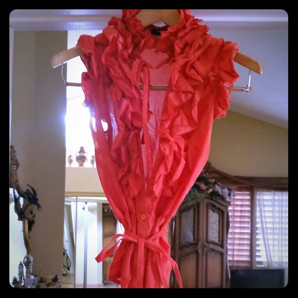 Adorable ruffle blouse.100% cotton from Aziz.