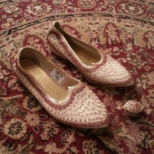 Embroidered Arabian Style Slippers