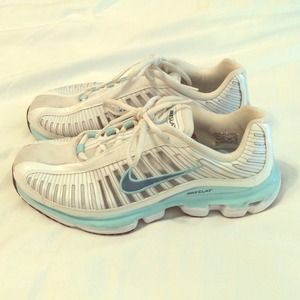 Nike Slat Womens Sneakers