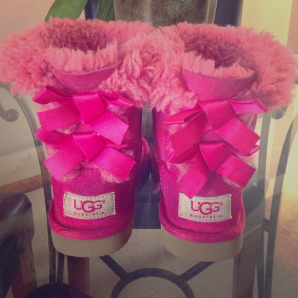 Toddler UGG size 7t