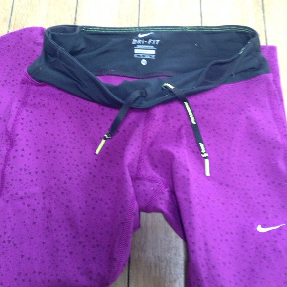 Nike Epic Lux Tight Running Capris - Picture 3 of 4