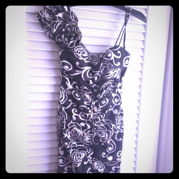 Dresses & Skirts - One shoulder, mermaid style, full length gown