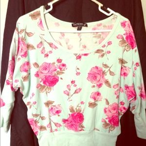 Cute cropped floral sweater