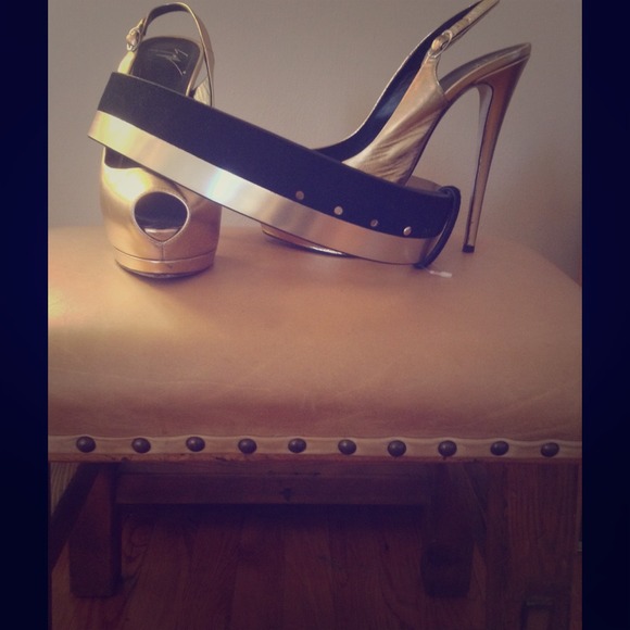 Ann Taylor Accessories - Nice waist belt NWOT Ann Taylor Accessories - Nice waist belt NWOT