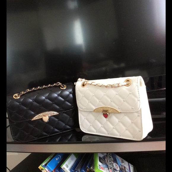 All kind of purses pls commend for price ;) - Picture 2 of 3