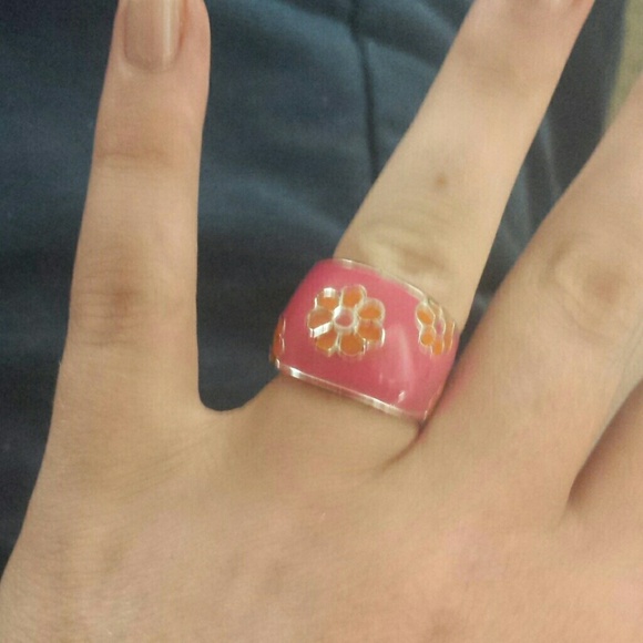 Flower power ring