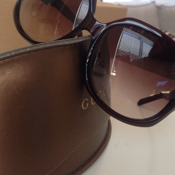 Gucci Exclusive Metal Bow Oversized Sunglasses