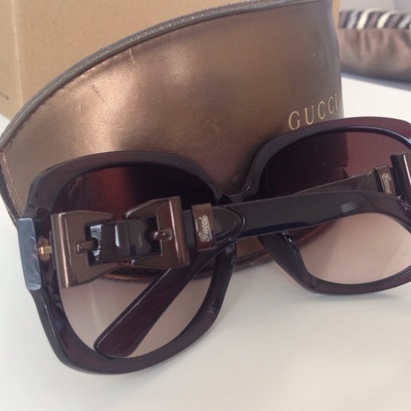 Gucci Exclusive Metal Bow Oversized Sunglasses