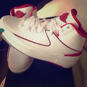 Retro Jordan 2's