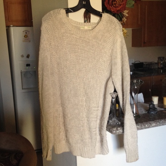 Bundle for @pinkspree Cream Stitched Sweater