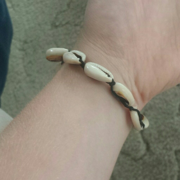 Shell necklace - Picture 2 of 2