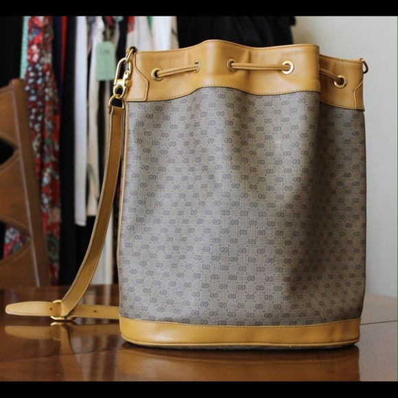 Just SOLD!!! Authentic Vintage GUCCI  bucket tote - Picture 2 of 4