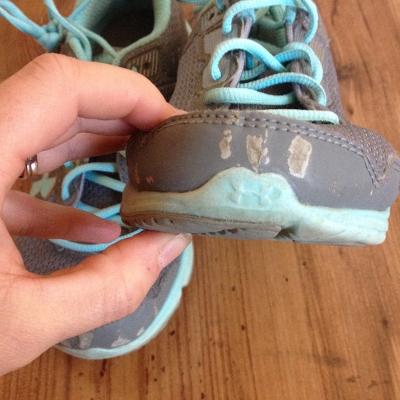 ❌Bundled❌ Under armour tennis shoes - Picture 3 of 3