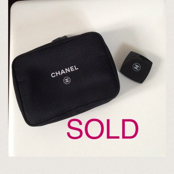 CHANEL Accessories - ❌❌SOLD❌❌CHANEL eye shadow & cosmetic Case Pouch