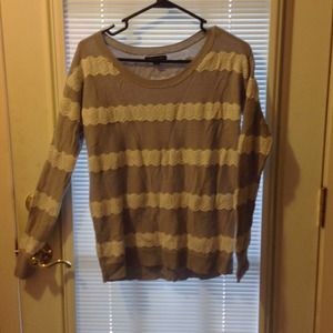American eagle white and gray sweater