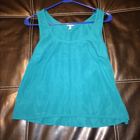 SOLD ON SS Dark green satin blouse ✨ON SALE✨