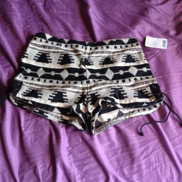 Printed lace up shorts