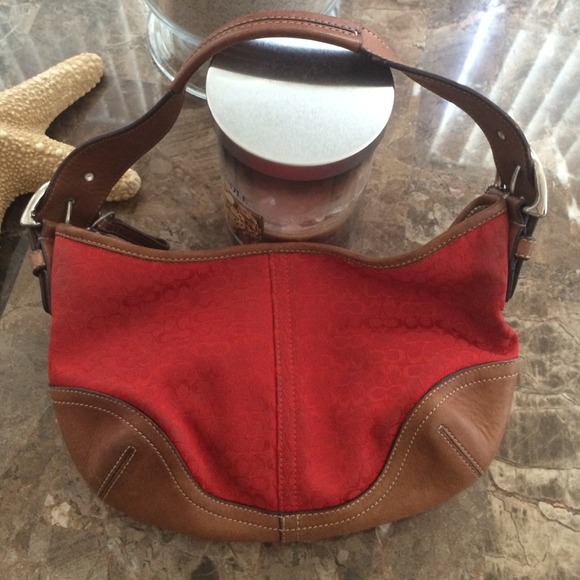Coach Handbags - FINAL SALE🎉 {Coach} b-e-a-utiful hobo