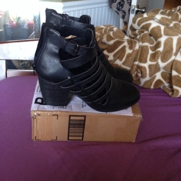 Caged cutout booties