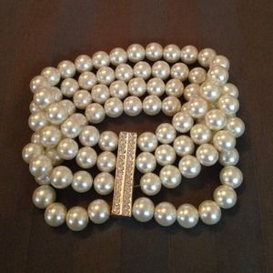 Pearl and rhinestone bracelet