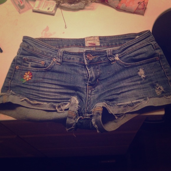 Mudd Jean shorts ****size 5!