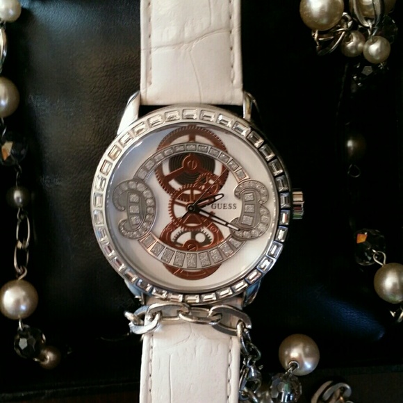 High Performance Guess Watch - Picture 2 of 3