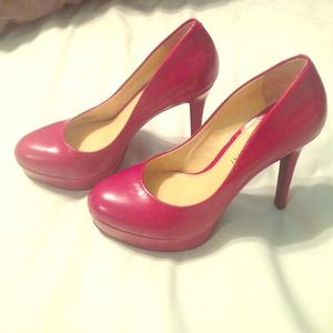 Gianni Bini Red Pumps