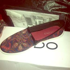 Aldo paisley flats !