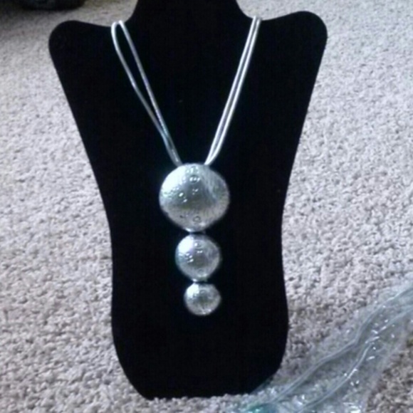 Double chained necklace