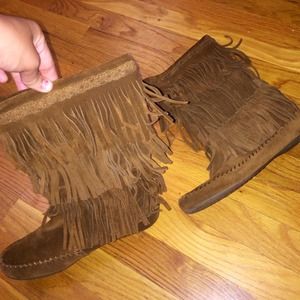 Minnetonka fringe boots!